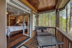 5 chambres, fer et planche à repasser, Wi-Fi, draps fournis