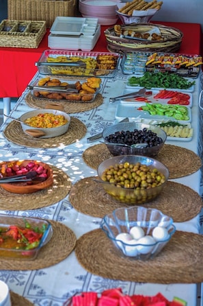 Bao gồm bữa sáng buffet hàng ngày