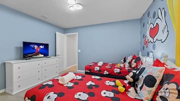 Design-Haus, 6 Schlafzimmer, eigener Pool | 6 Schlafzimmer, Bügeleisen/Bügelbrett, kostenloses WLAN
