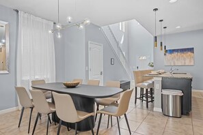 Hus Design - 6 sovrum - privat pool | Matservice på rummet
