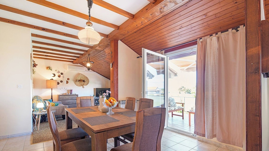 Apartment in Brodarica Near Beach