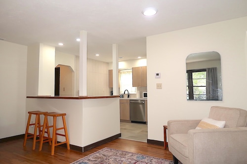 DT Location W Washer and Dryer. Fully Renovated.