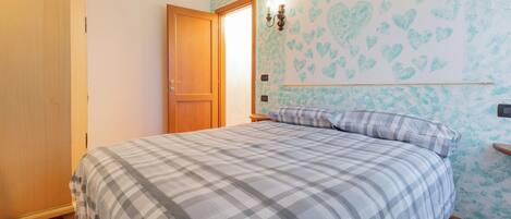 1 makuuhuone, silitysrauta/-lauta, Wi-Fi, vuodevaatteet