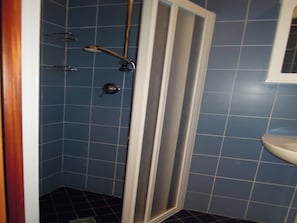 Apartment, 2 Schlafzimmer, Gartenblick | Badezimmer