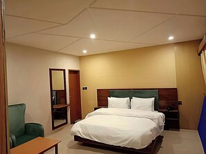 Laptop workspace, free WiFi - Hotel Village Inn Naran (Naran)
