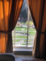 Luxury Suite, Balcony | Laptop workspace, free WiFi