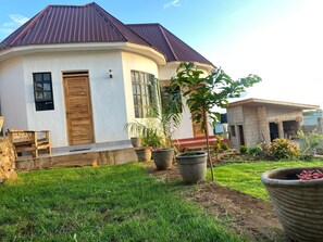 Property grounds - Serene lodge with WiFi in Arusha (Arusha)