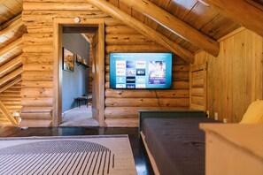 2 bedrooms, desk, travel crib, WiFi