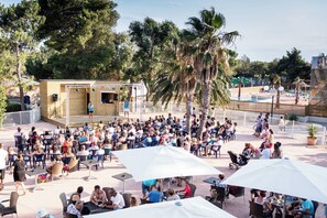 Outdoor dining - Mobile home model 2019 for 6 people at "La palmeraie" 4* campsite (Torreilles)