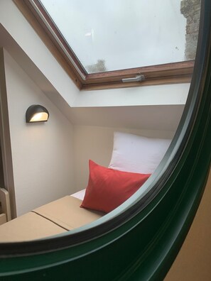 3 bedrooms, iron/ironing board, travel crib, bed sheets