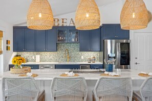 Fridge, microwave, oven, stovetop - Family Favorite | Sleeps 8, Heated Pool, Game Room, Steps to Captiva Fun (Captiva)