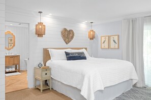 3 bedrooms, desk, iron/ironing board, WiFi
