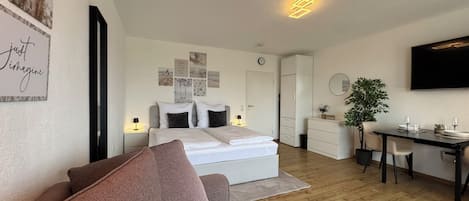 1 bedroom, desk, iron/ironing board, free WiFi