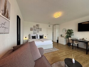 1 Schlafzimmer, Schreibtisch, Bügeleisen/Bügelbrett, kostenloses WLAN