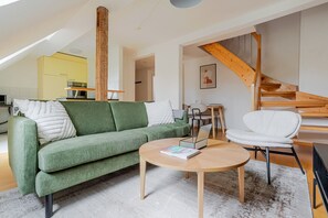 Fernseher, Stereoanlage