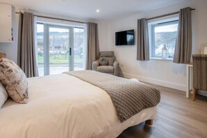 Room - Suite 2 - Sleeping Giant Hotel - PEN Y CAE Inn (Swansea)