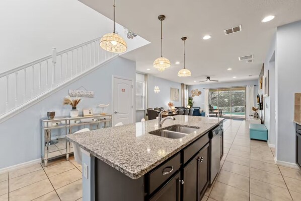 Design House, 6 Bedrooms, Private Pool | Private kitchen