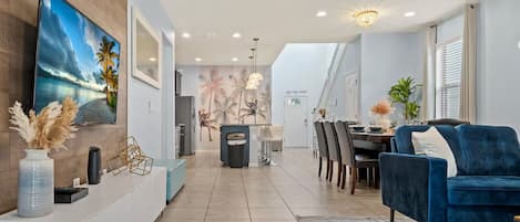 Design House, 6 Bedrooms, Private Pool | Living area