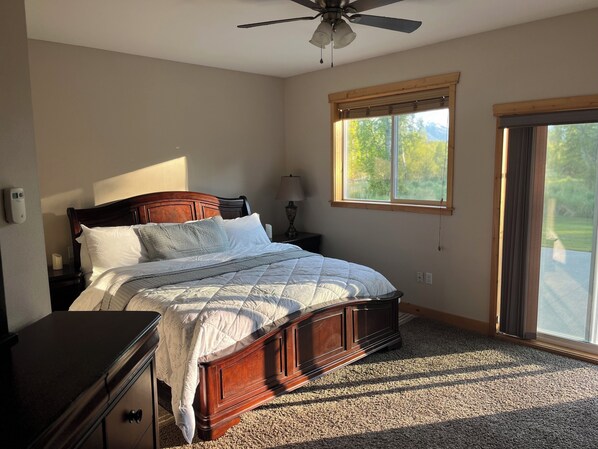 4 bedrooms, iron/ironing board, travel cot, free WiFi