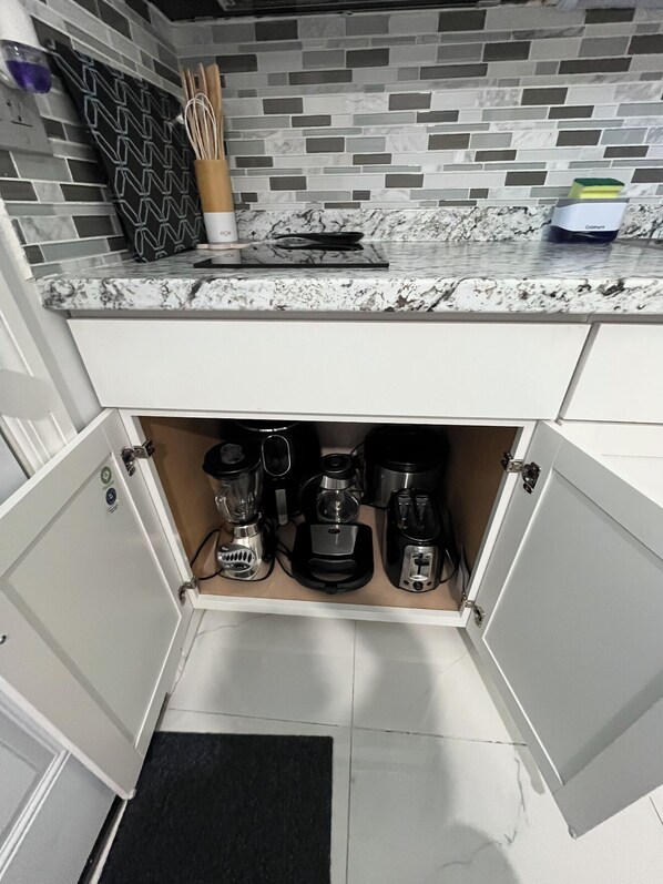 Microondas, placa de cocina