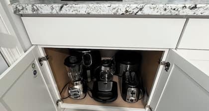 Charming 1-bedroom apartment with WiFi, AC in marvelous Spring Hill