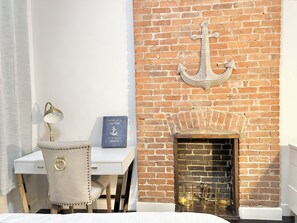 1 bedroom, desk, iron/ironing board, travel cot - The BEST 1 bedroom Home in the CENTER of NYC (New York)