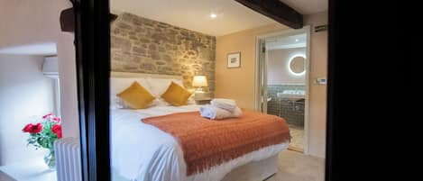Doppia Luxury, vista collina | Biancheria da letto di alta qualità, con arredamento individuale