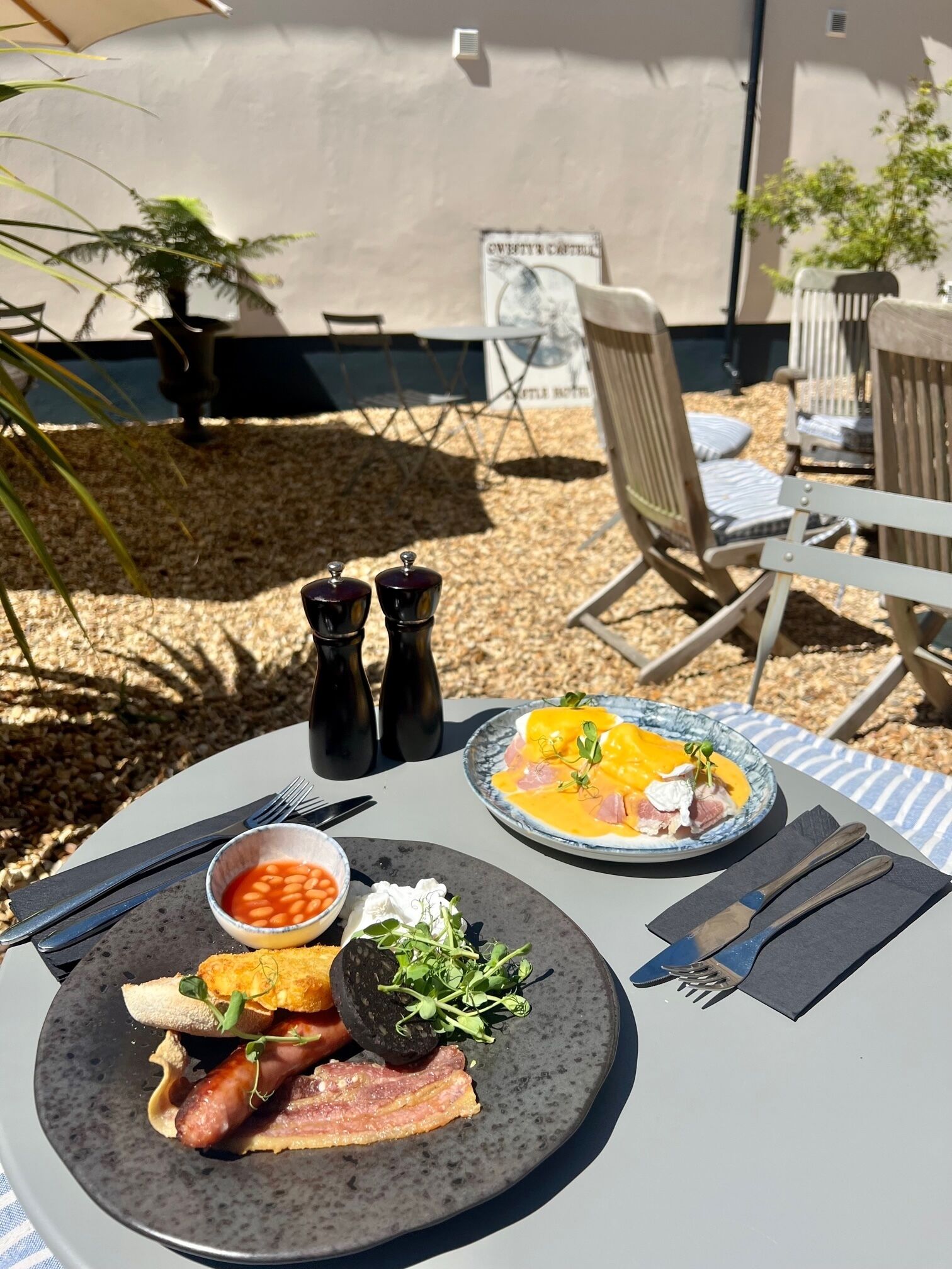 Ferdiglaget frokost hver dag (GBP 15.00 per person)