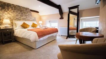 Chambre Double Luxe, vue colline | Literie de qualité supérieure, ameublement personnalisé