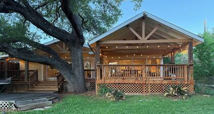 Dog-Friendly Lakehouse: Dock + Serene Views