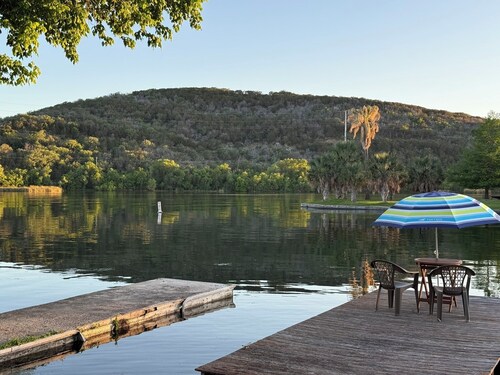 Dog-Friendly Lakehouse: Dock + Serene Views
