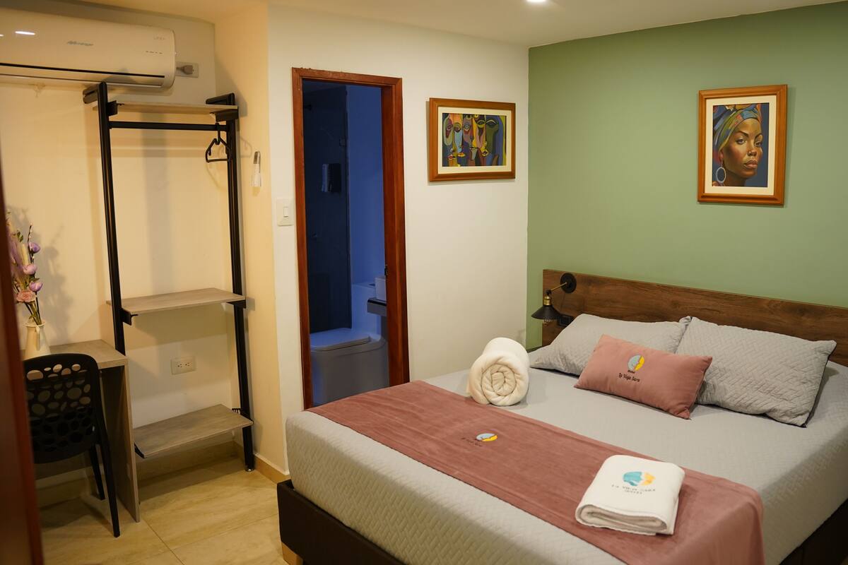 Iron/ironing board, WiFi (free), bed sheets