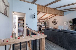 TV, fireplace, books, offices - Bliss on the Lake  (Wausau)