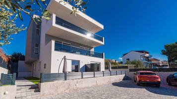 Apartment | Exterior