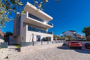 Apartment | Exterior