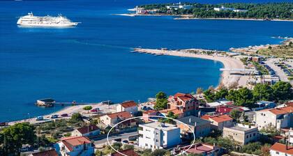 Charming and Modern Apartment in Brodarica