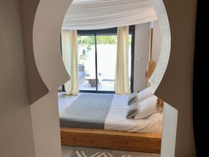 Luxury Suite | 1 bedroom, in-room safe, blackout curtains, soundproofing - La Perle du Voyageur (Agde)