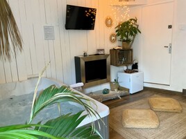 Suite Luxe | 1 chambre, coffres-forts dans les chambres, rideaux occultants