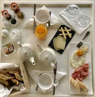 Petit déjeuner préparé à la commande compris tous les jours