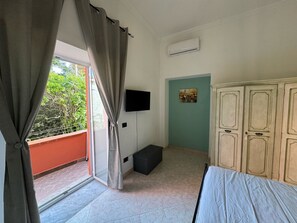 Apartment, Smoking