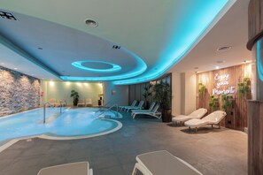 Sauna, hot tub, steam room, Turkish bath/hammam, body treatments