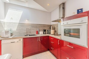 Fridge, microwave, oven, dishwasher