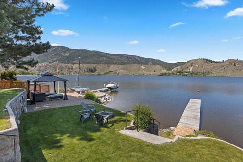 Private Waterfront Suite (2 Bedrooms) with Breathtaking Skaha Sunsets