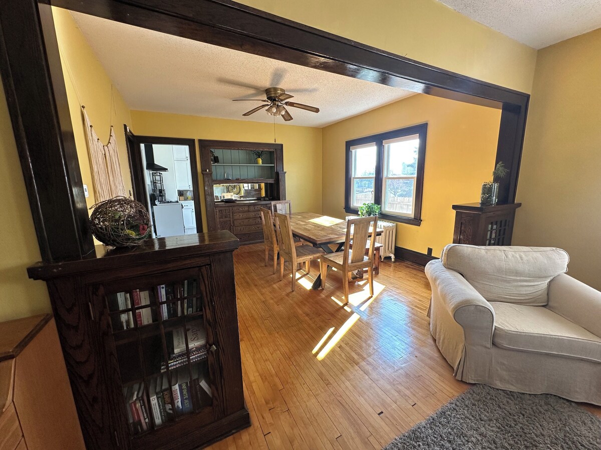 Charming 3-bedroom with great WiFi in fantastic NE Arts District Location