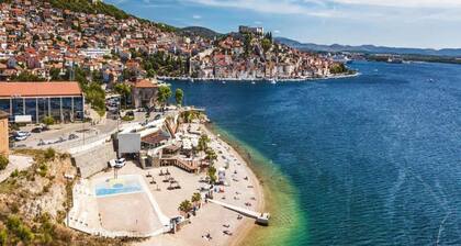 Apartment Sibenik Near Beach Gaj