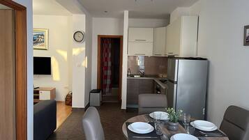 Apartment | Dining
