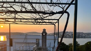 Unclassified image, 5 of 39, button - One-bedroom Apartment With sea View (Rogoznica)
