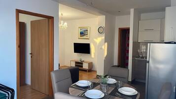 Apartment | Dining