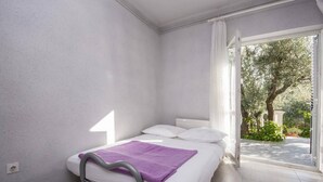 Apartment | Living room - Apartment in Sibenik Near Adriatic Beaches (Sibenik)