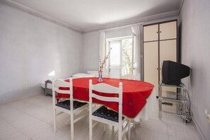 Apartment | Dining